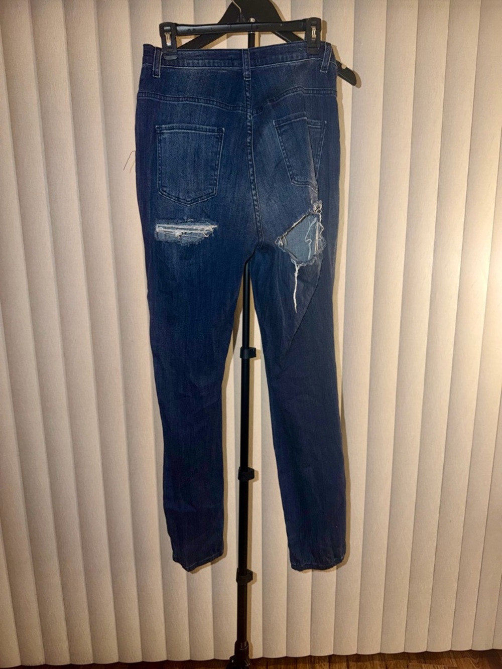 Women Distressed Jeans